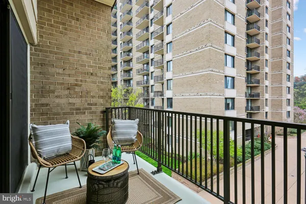$309,999 | 150 Monroe Street, Unit 302, Rockville, MD 20850