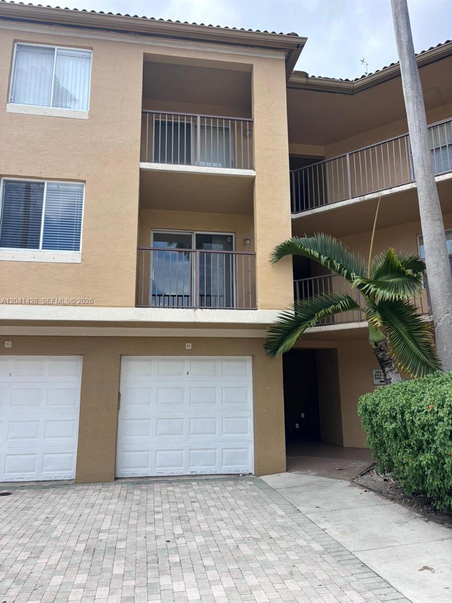 761 North Pine Island Road, Unit 203 Plantation, FL 33324 - Photo 31 of 38