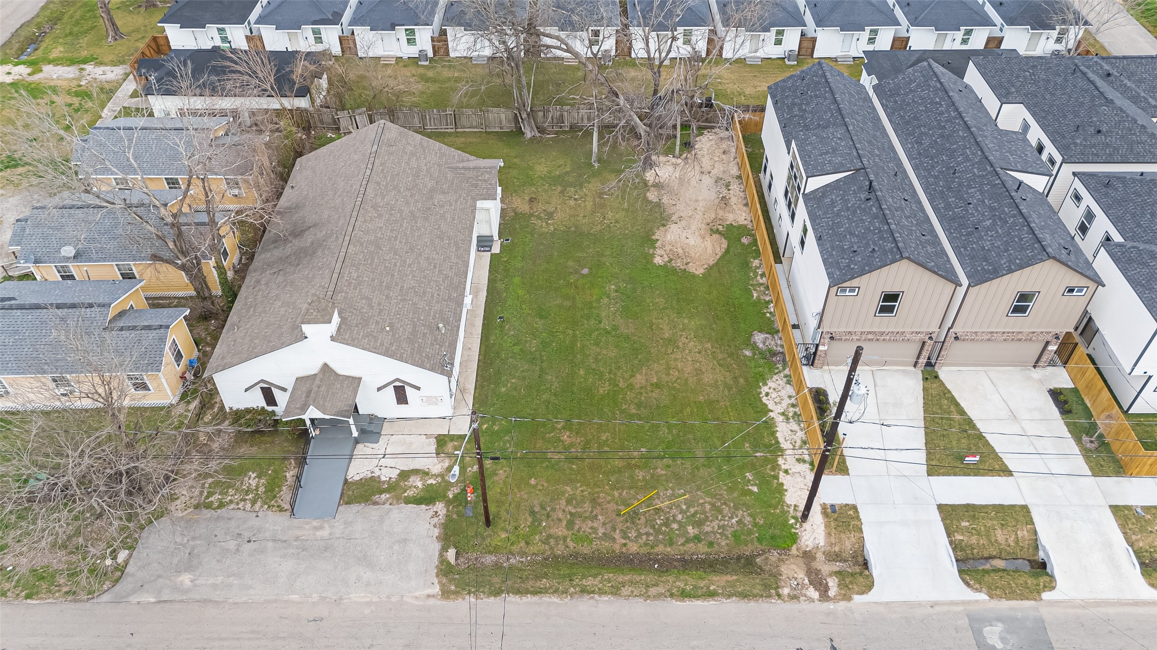 0 Nichols Street Houston, TX 77020 - Photo 6 of 20 an aerial view of a house with swimming pool