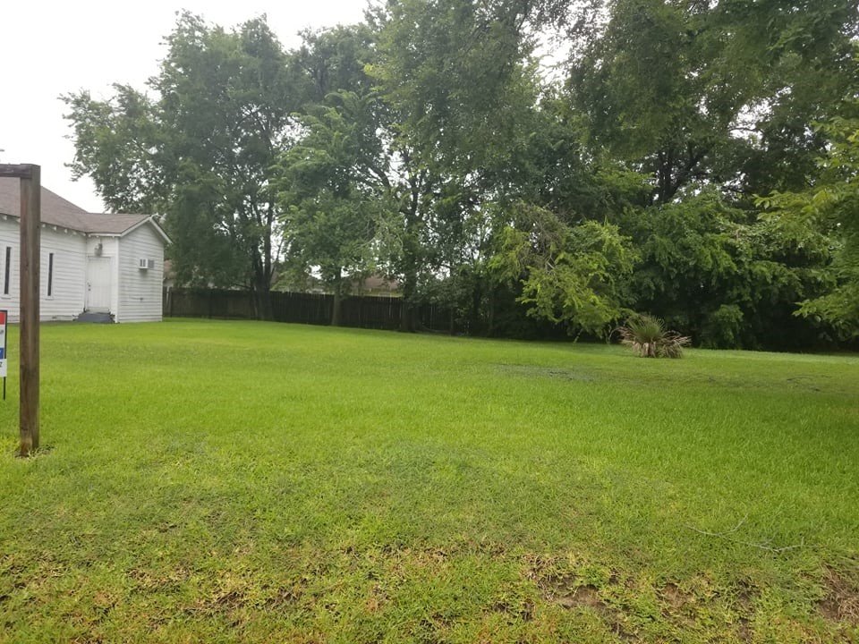 0 Nichols Street Houston, TX 77020 - Photo 7 of 20 a view of a yard with a house in the background