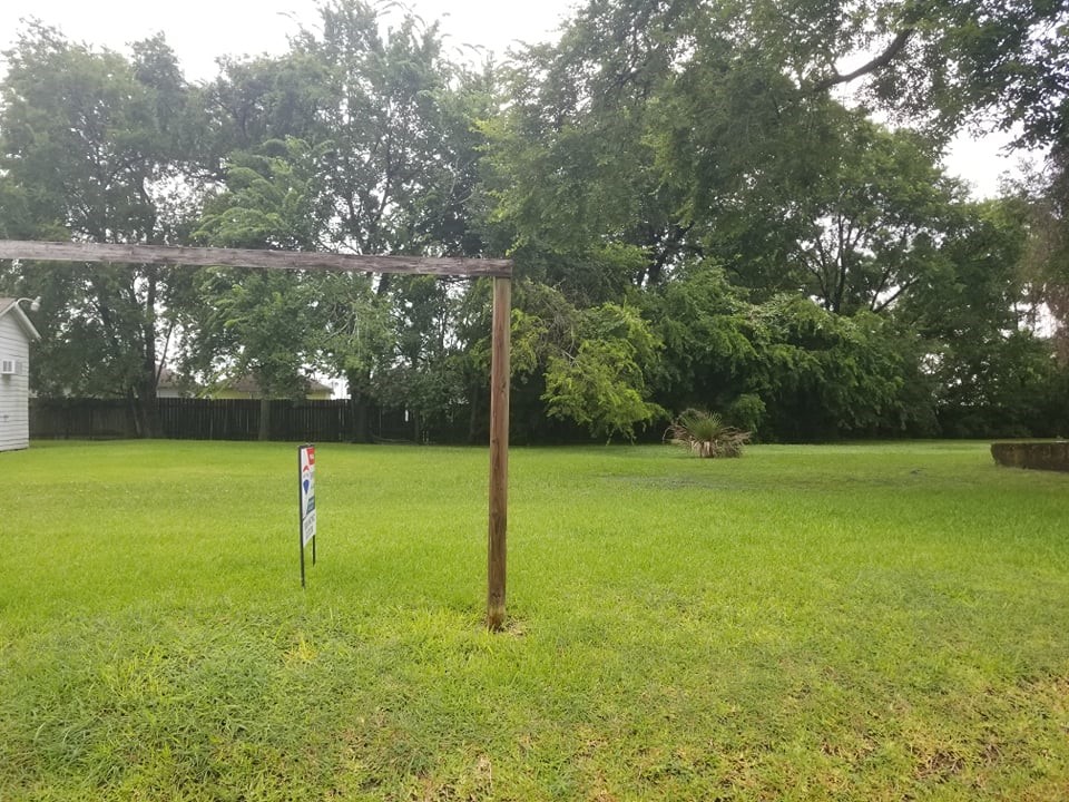 0 Nichols Street Houston, TX 77020 - Photo 10 of 20 a view of a field with a tree