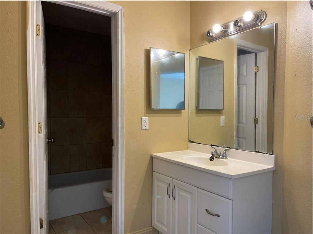 2510 Lemon Tree Lane, Unit J Orlando, FL 32839 - Photo 5 of 7