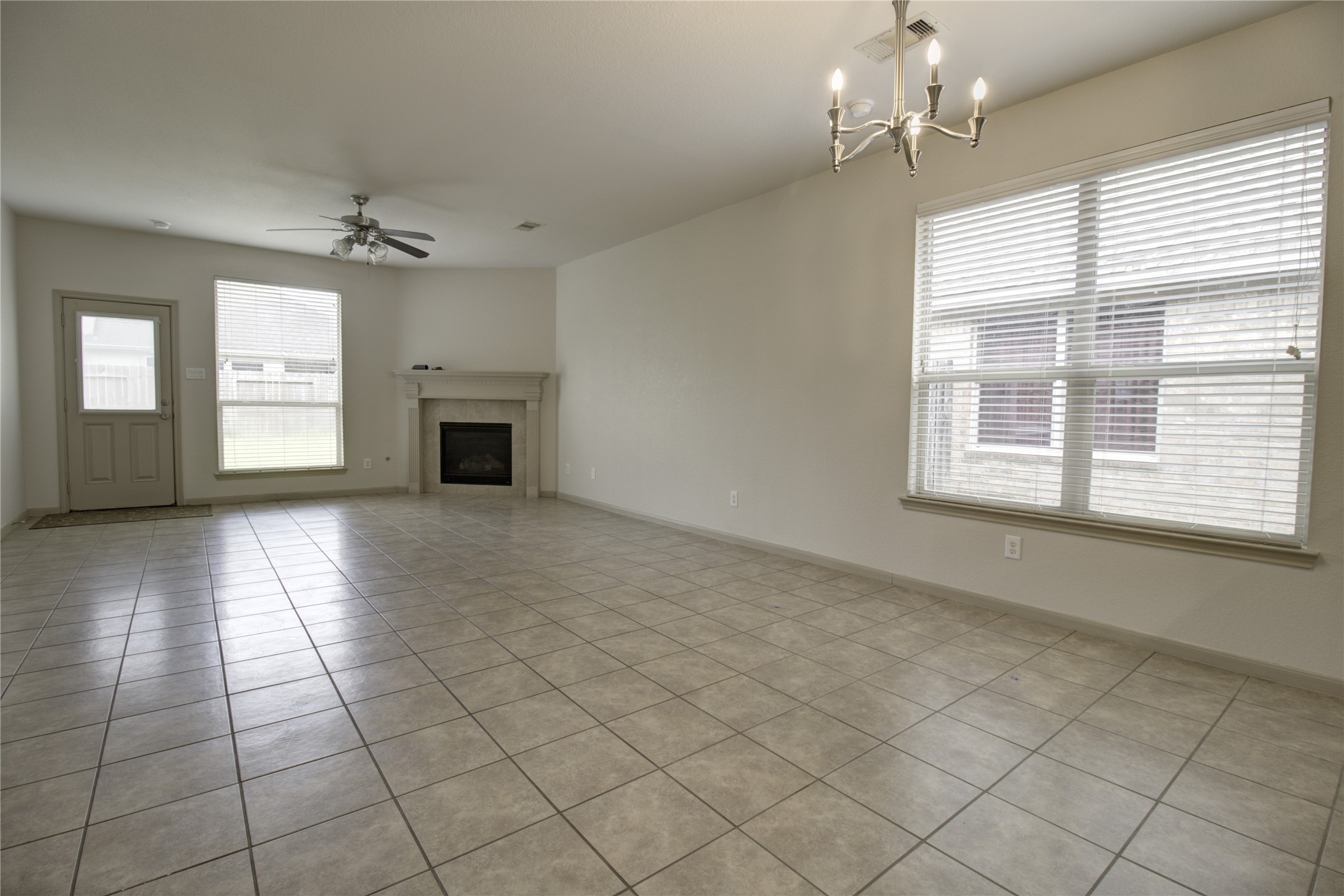 20311 Little Wing Drive Spring, TX 77388 - Photo 4 of 19