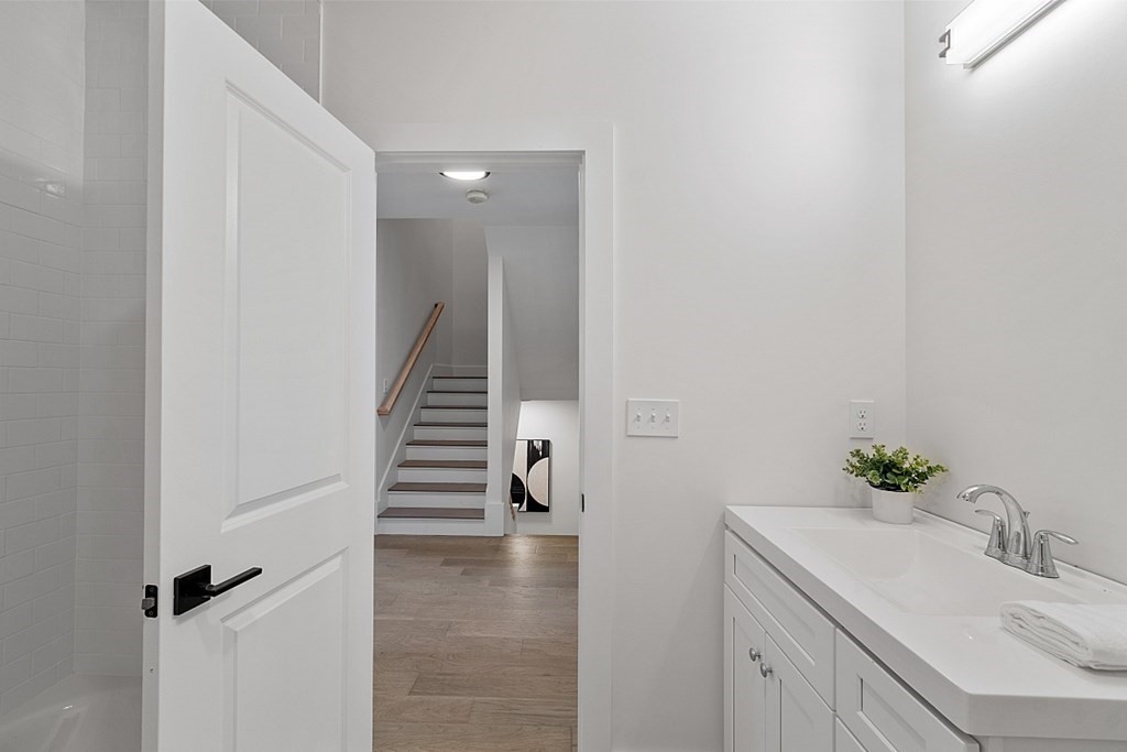 100 Albion Road, Unit 403 Bedford, MA 01730 - Photo 14 of 37 Gallery Image 14