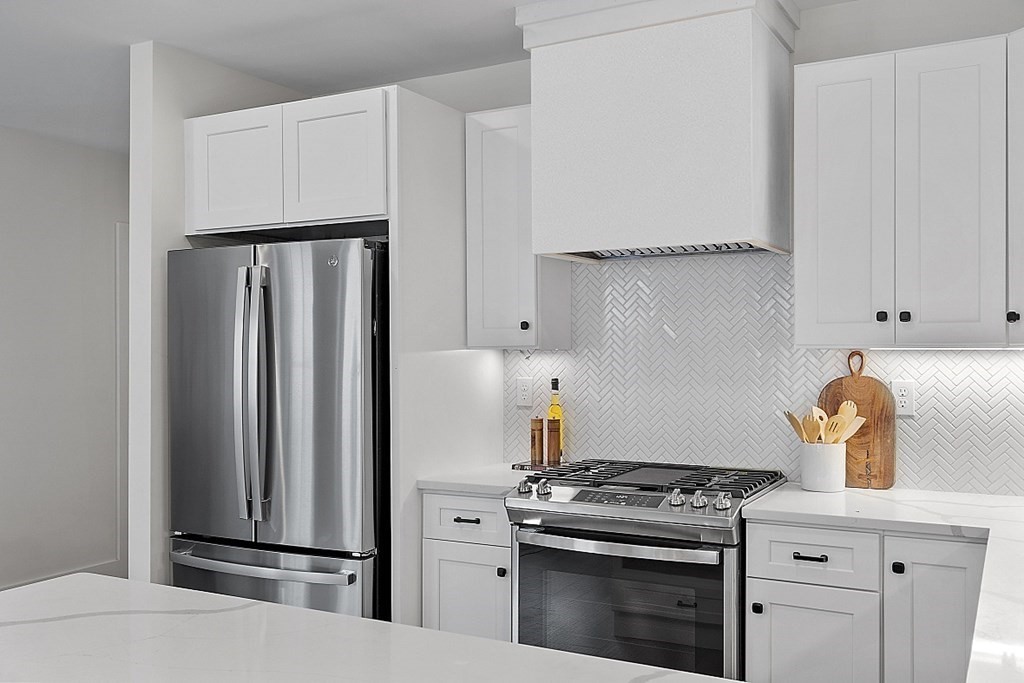 100 Albion Road, Unit 403 Bedford, MA 01730 - Photo 31 of 37 Gallery Image 31