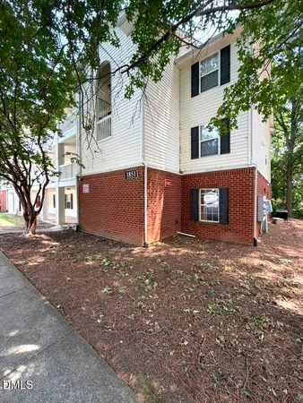 $1,445 | 1851 Trailwood Heights Lane, Unit 104, Raleigh, NC 27603