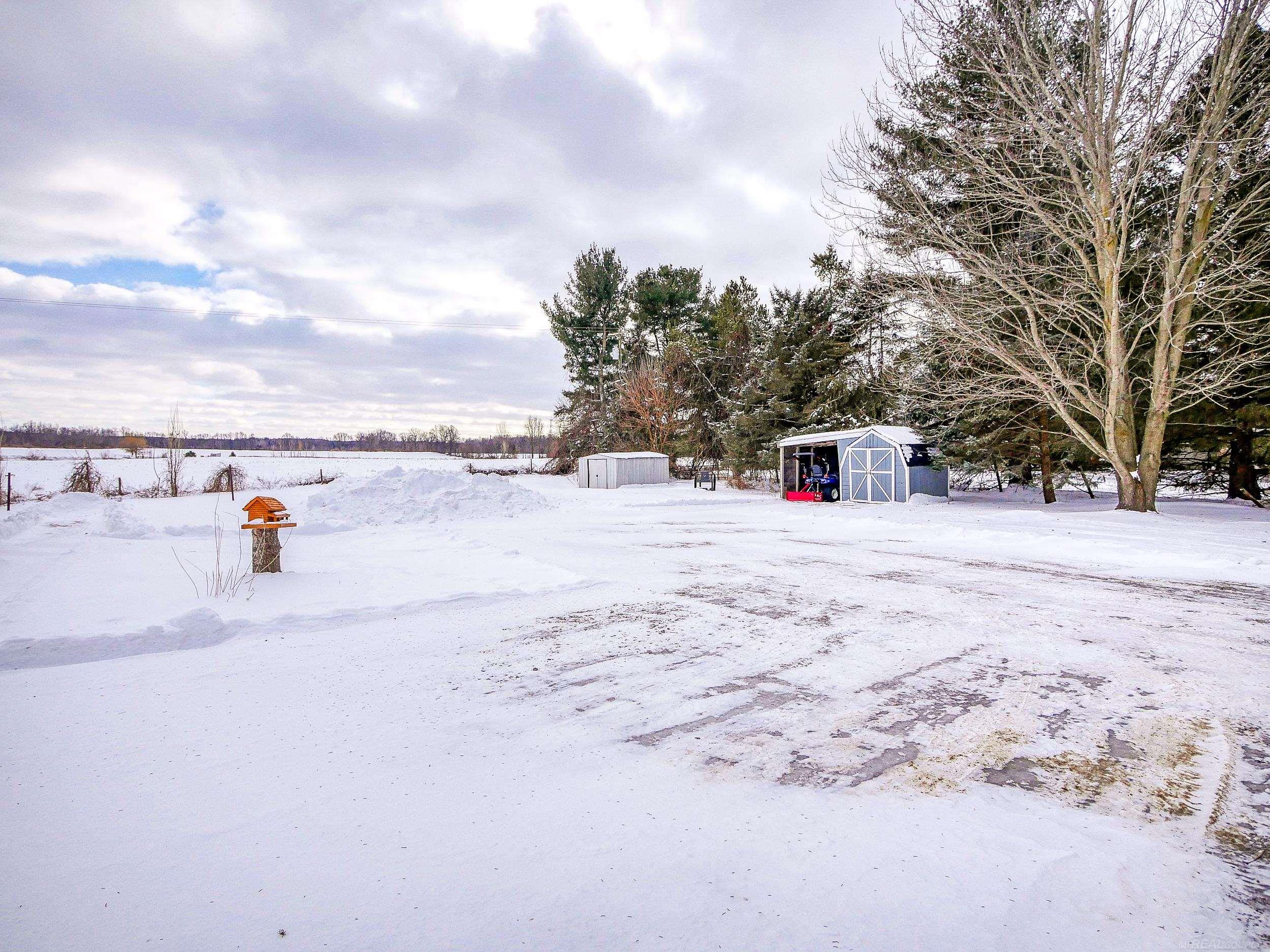 6698 Armstrong Road Imlay City, MI 48444 - Photo 31 of 35 Gallery Image 31