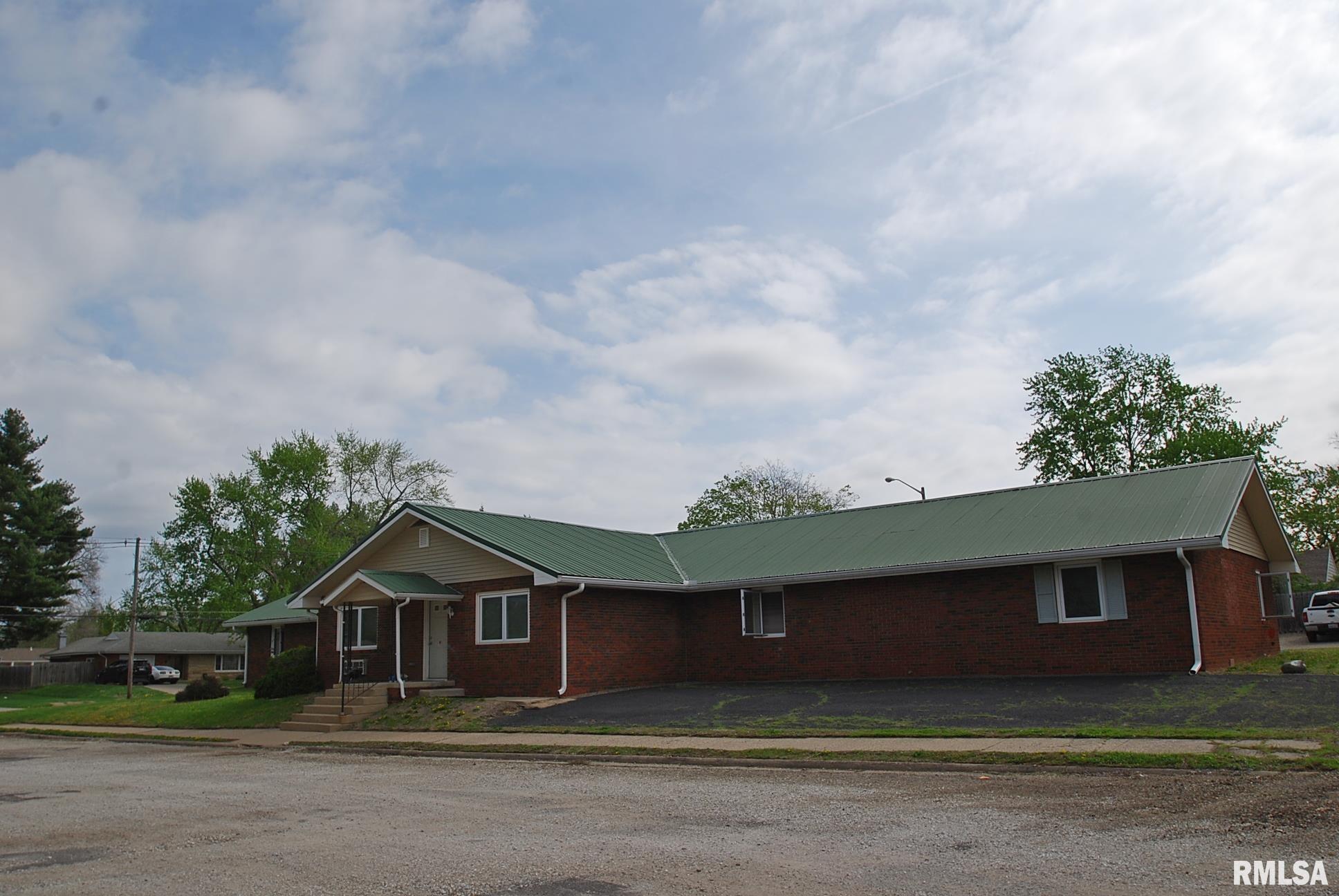 1904 Sheridan Road Pekin, IL 61554 - Photo 3 of 11