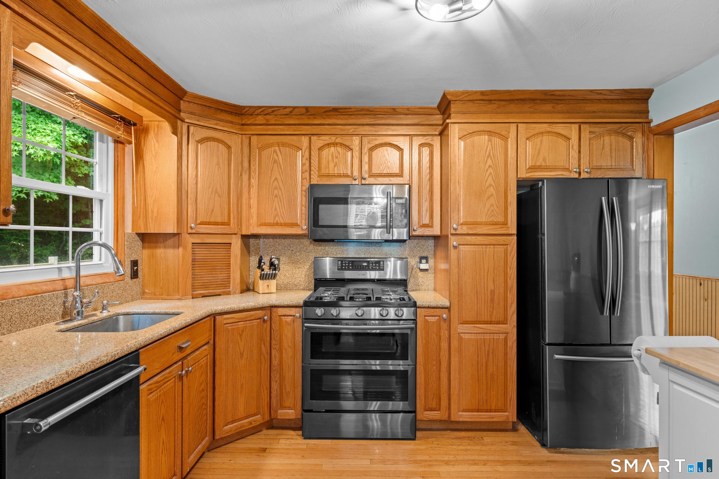 95 Bernard Road Berlin, CT 06037 - Photo 8 of 30