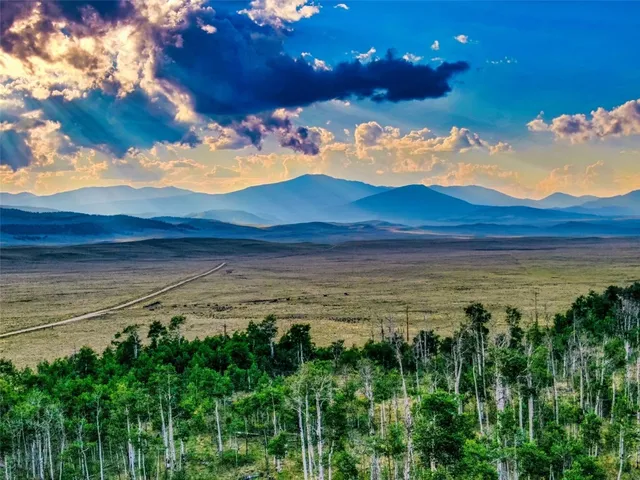a view of an ocean and a building