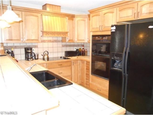 1324 Florida Street High Point, NC 27262 - Photo 4 of 8 Kitchen.