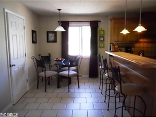 1324 Florida Street High Point, NC 27262 - Photo 5 of 8 Breakfast.