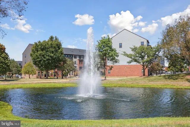 $470,000 | 4395 Peach Lily Lane, Unit 311, Chantilly, VA 20151