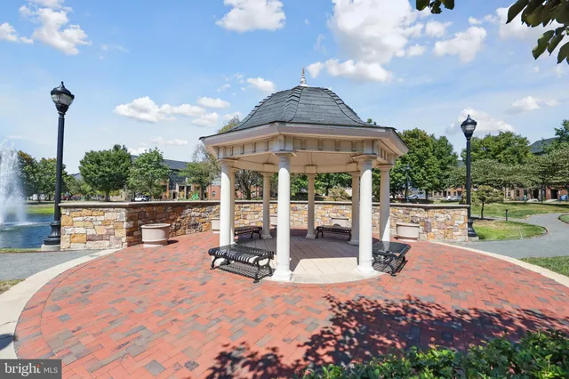 $470,000 | 4395 Peach Lily Lane, Unit 311, Chantilly, VA 20151