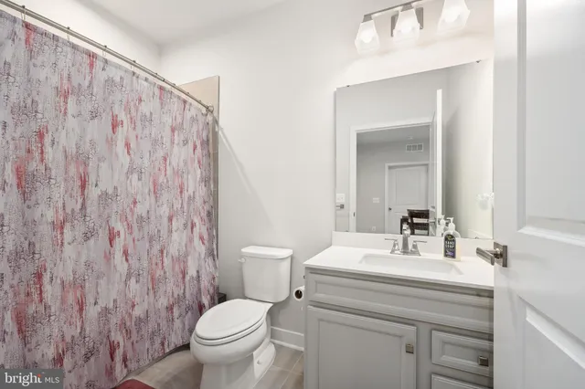 $470,000 | 4395 Peach Lily Lane, Unit 311, Chantilly, VA 20151