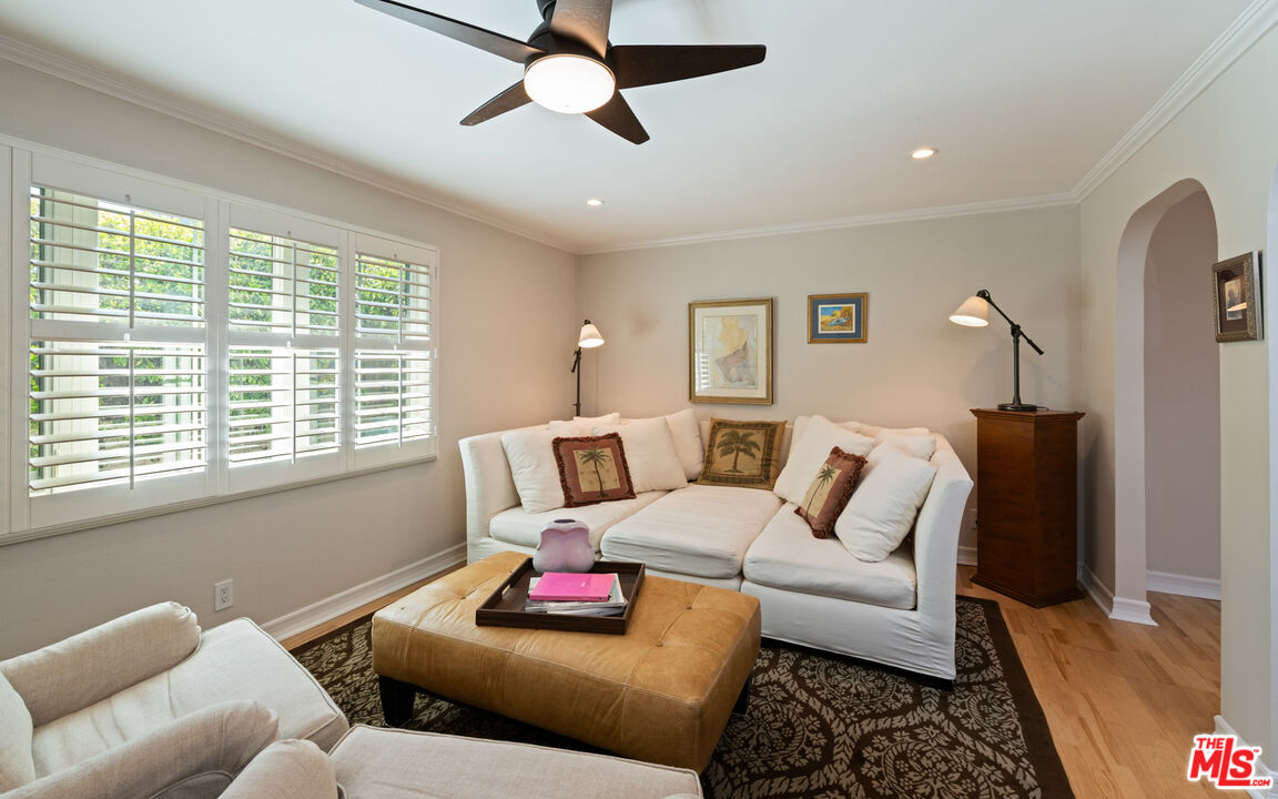 697 Washington Boulevard Marina del Rey, CA 90292 - Photo 4 of 18