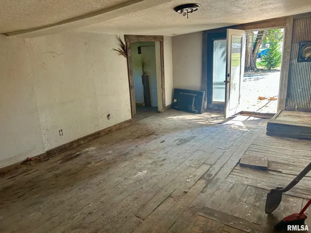 $39,900 | 3020 South Laura Street, Decatur, IL 62521