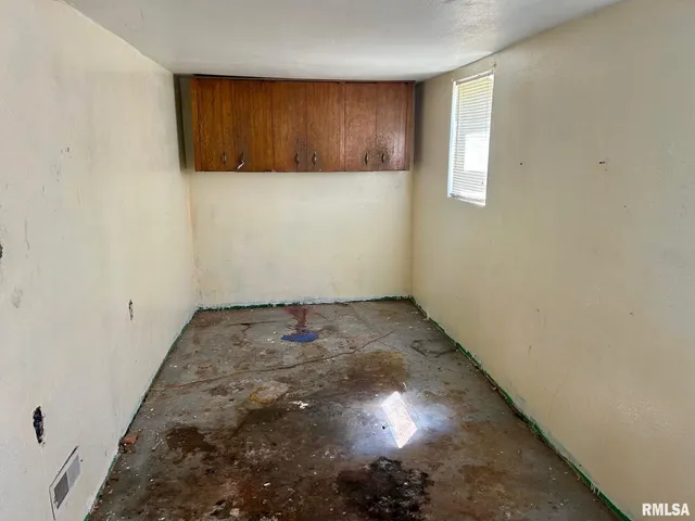 $39,900 | 3020 South Laura Street, Decatur, IL 62521