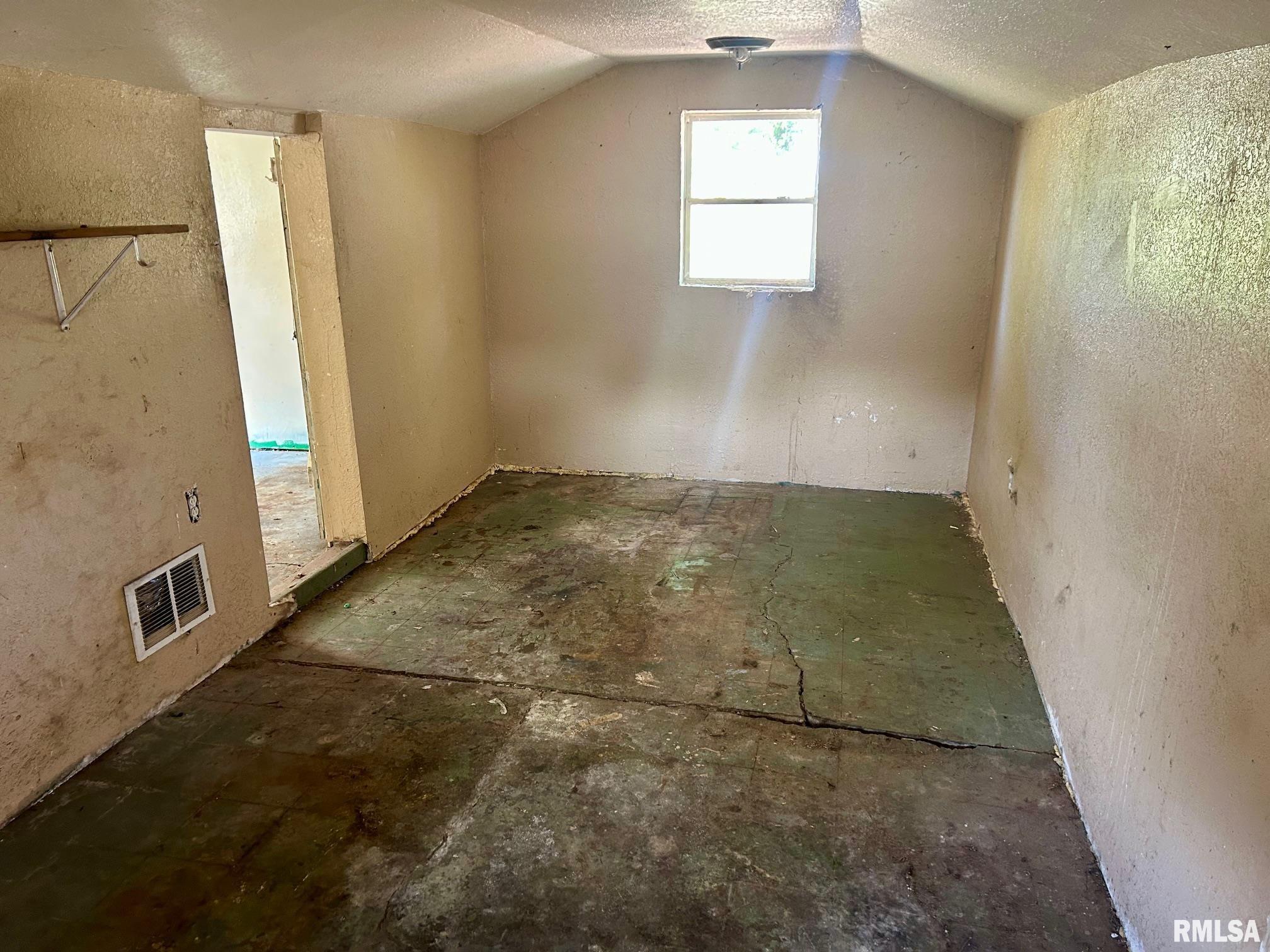 3020 South Laura Street Decatur, IL 62521 - Photo 7 of 16