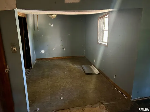 $39,900 | 3020 South Laura Street, Decatur, IL 62521