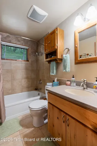 $2,495,000 | 210 Spruce Drive, Jackson, WY 83001