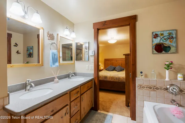 $2,495,000 | 210 Spruce Drive, Jackson, WY 83001