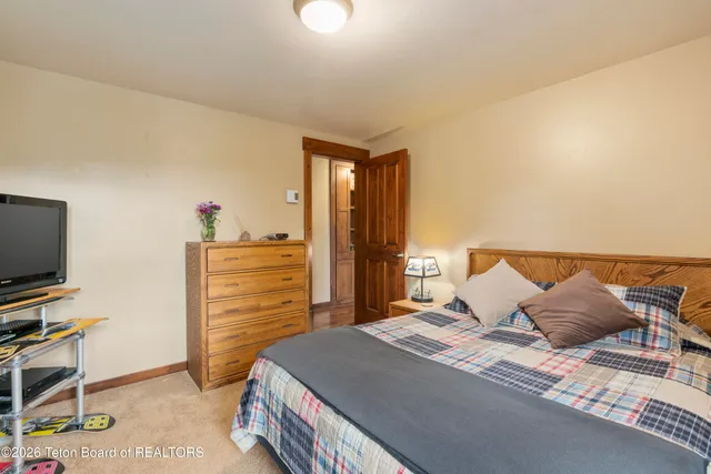 $2,495,000 | 210 Spruce Drive, Jackson, WY 83001