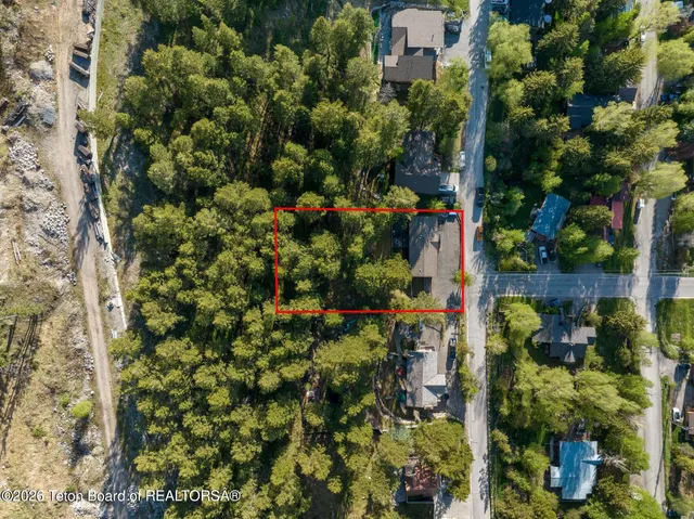 $2,495,000 | 210 Spruce Drive, Jackson, WY 83001