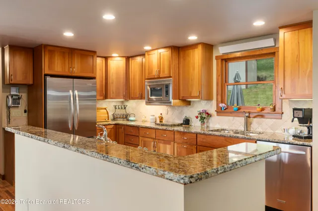 $2,495,000 | 210 Spruce Drive, Jackson, WY 83001