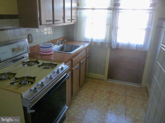 332 West Riverview Road Brooklyn, MD 21225 - Photo 3 of 8 Kitchen
