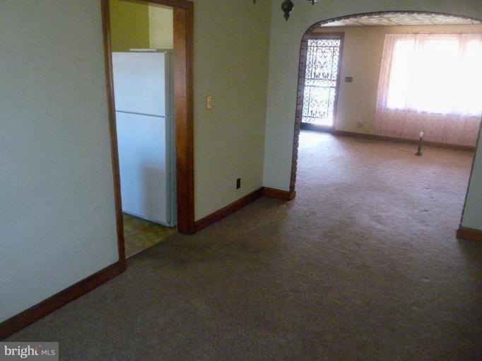 332 West Riverview Road Brooklyn, MD 21225 - Photo 4 of 8 Living Room/Dining Room