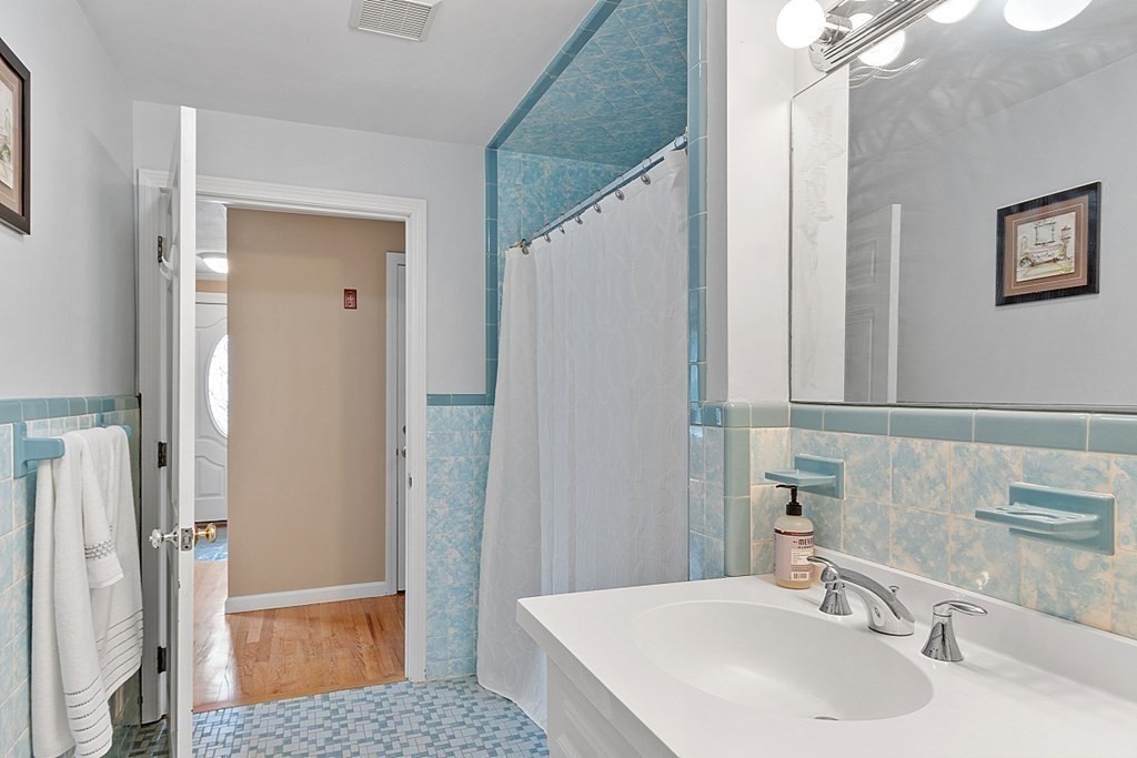 5 Locksley Road Danvers, MA 01923 - Photo 28 of 33 Gallery Image 28