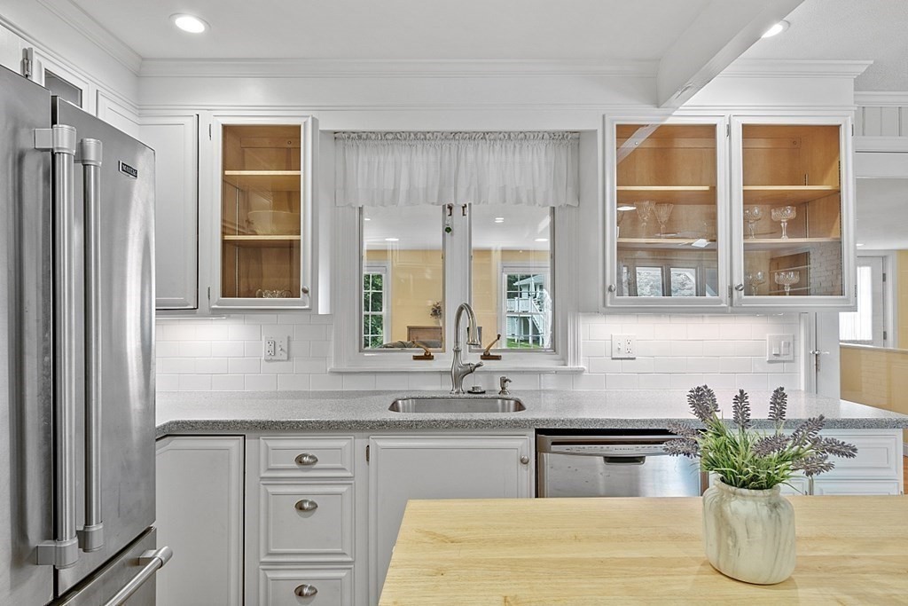 5 Locksley Road Danvers, MA 01923 - Photo 10 of 33 Gallery Image 10