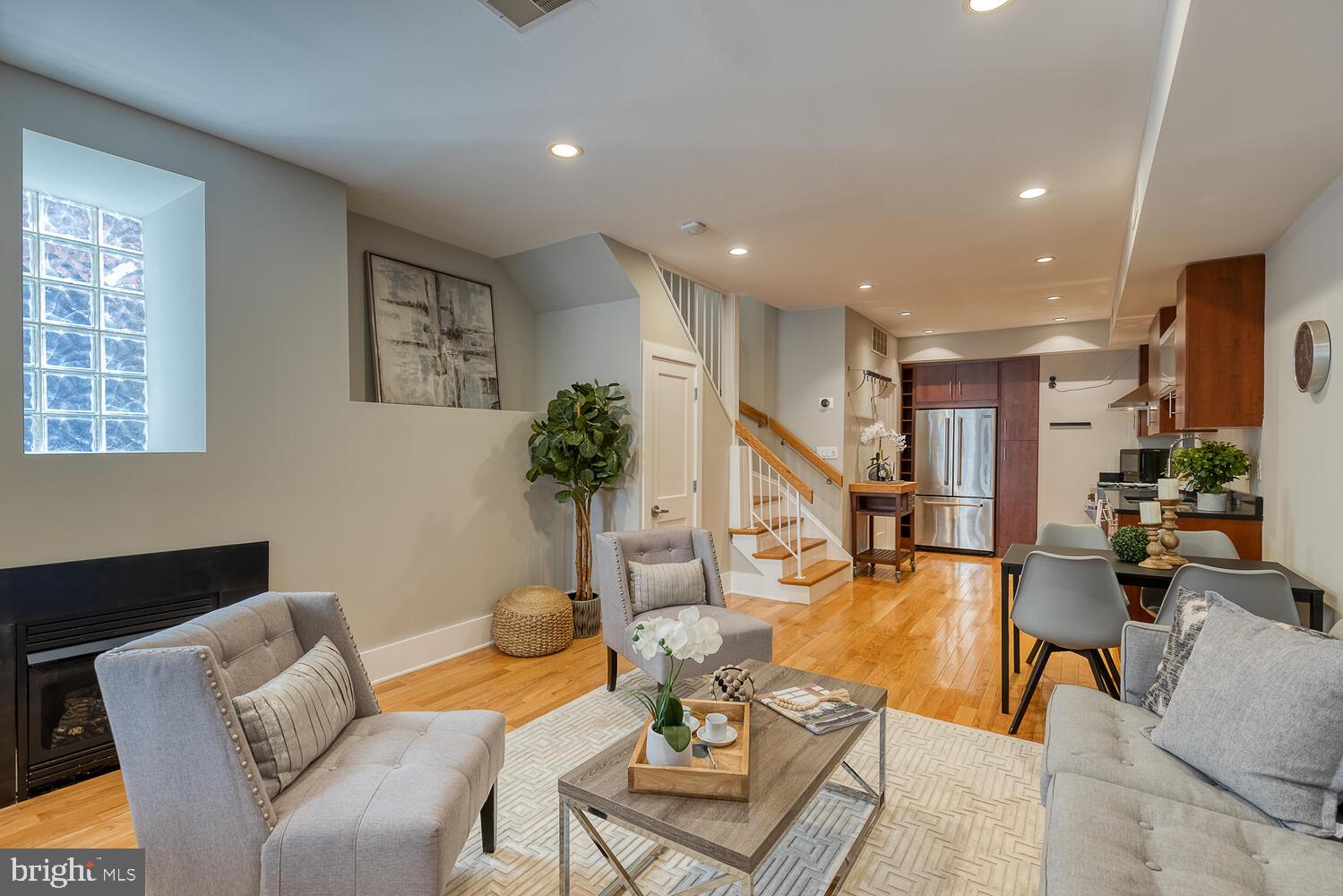 1806 Kalorama Road Northwest, Unit 1 Washington, DC 20009 - Photo 17 of 43 Light-filled main level living/dining room!