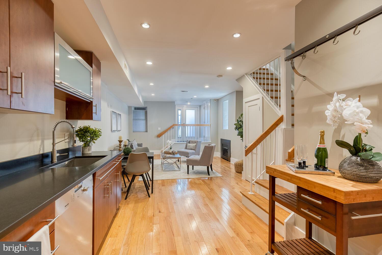 1806 Kalorama Road Northwest, Unit 1 Washington, DC 20009 - Photo 25 of 43 Open kitchen w granite counters + stainless steel!