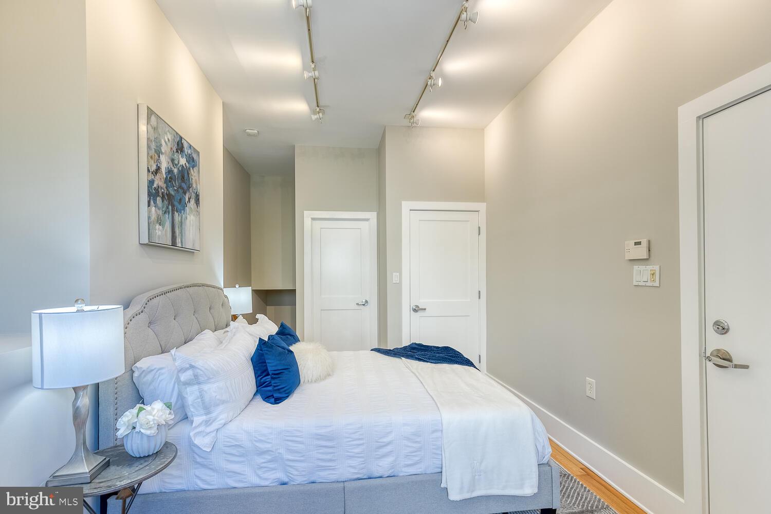 1806 Kalorama Road Northwest, Unit 1 Washington, DC 20009 - Photo 29 of 43 Sunny upper level primary suite with en suite bath