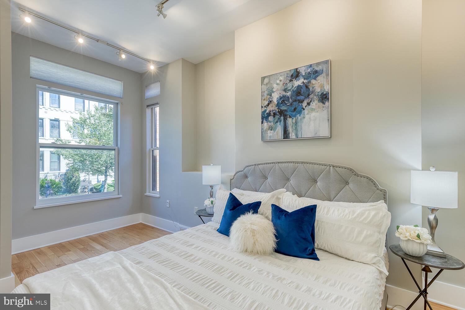 1806 Kalorama Road Northwest, Unit 1 Washington, DC 20009 - Photo 3 of 43 Sunny upper level primary suite with en suite bath