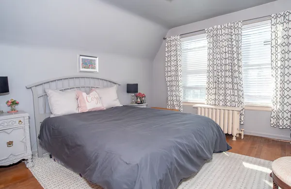 $339,500 | 3901 Custer Avenue, Lyons, IL 60534