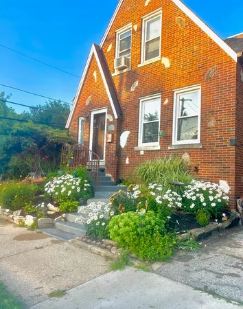 $339,500 | 3901 Custer Avenue, Lyons, IL 60534