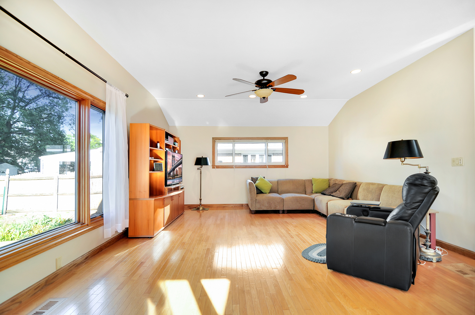 2444 Central Road Glenview, IL 60025 - Photo 5 of 16