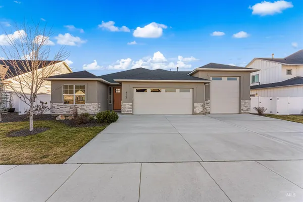 $639,900 | 8165 Fountain Brk Street, Middleton, ID 83644