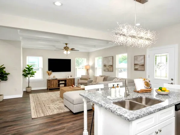 $1,950 | 410 North 4th Street, Beasley, TX 77417