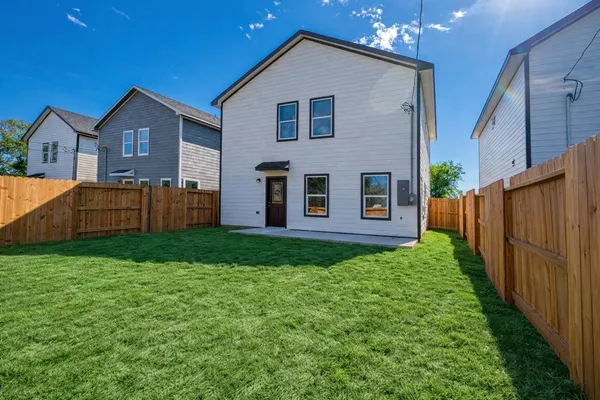 $1,950 | 410 North 4th Street, Beasley, TX 77417