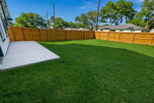 $1,950 | 410 North 4th Street, Beasley, TX 77417