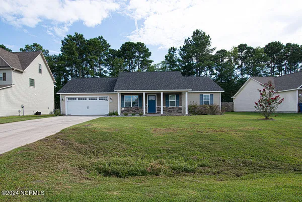 $1,750 | 258 Breakwater Drive, Sneads Ferry, NC 28460