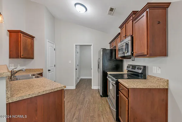 $1,750 | 258 Breakwater Drive, Sneads Ferry, NC 28460