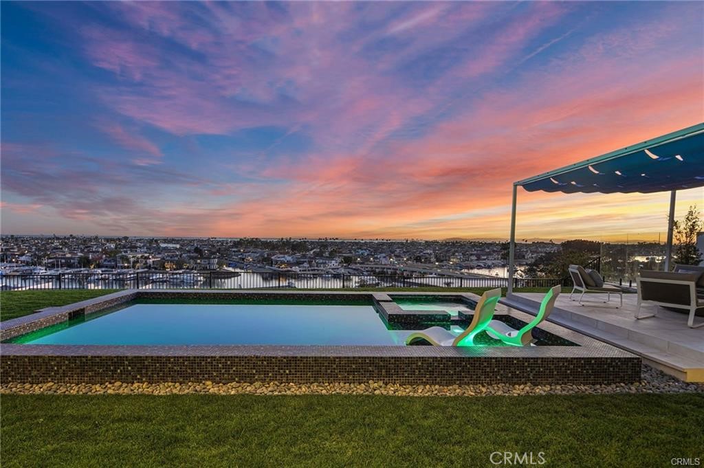 1207 Dolphin Terrace Corona del Mar, CA 92625 - Photo 16 of 58