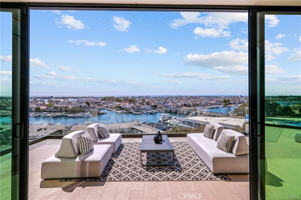 1207 Dolphin Terrace Corona del Mar, CA 92625 - Photo 5 of 58