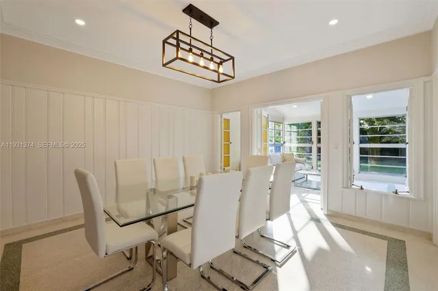 $2,400,000 | 3760 Royal Palm Avenue, Miami Beach, FL 33140