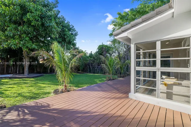 $2,400,000 | 3760 Royal Palm Avenue, Miami Beach, FL 33140